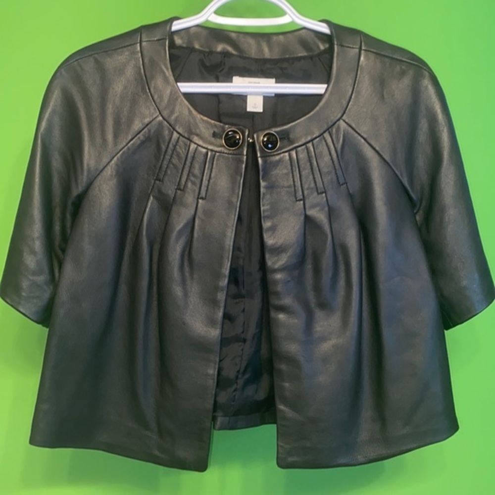 Loft by Ann Taylor Ladies Black Cropped Real Leather Jacket button cape style s0